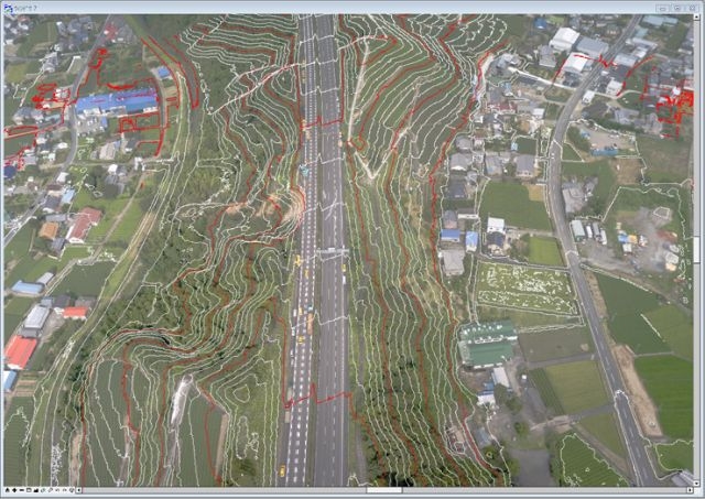 前方視斜め画像と2m等高線の合成表示